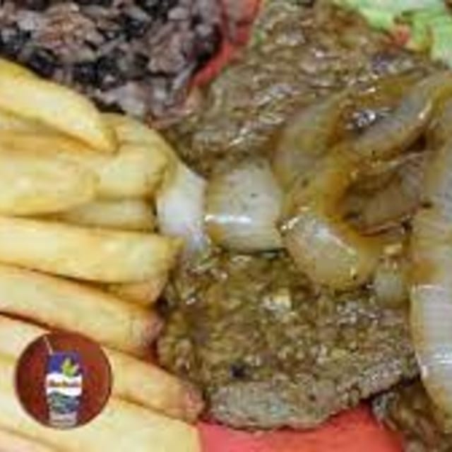 Bistec Encebollado.